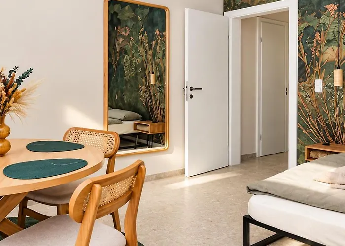 K - Bright 2 Bedroom - Families & Groups Welcome